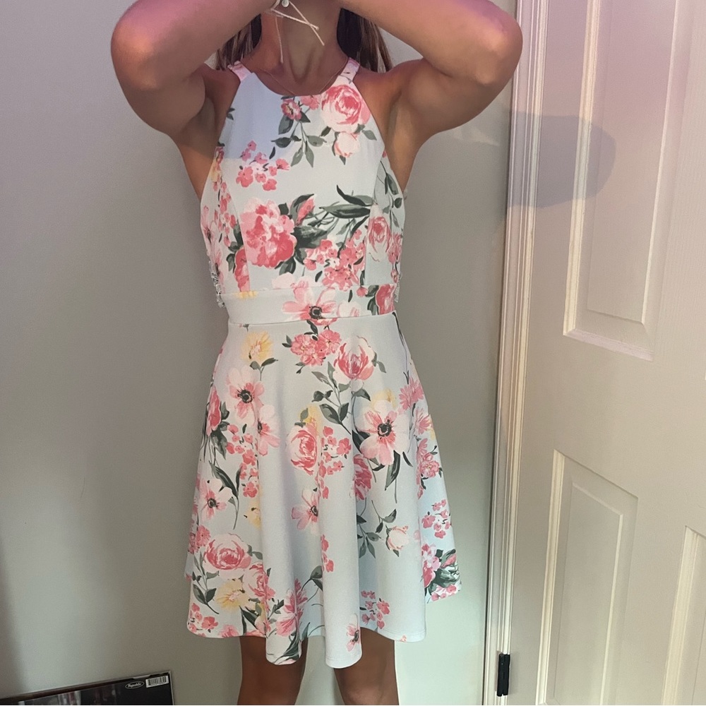Girls formal dress size 10. Never worn still with tags